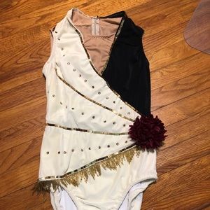 Baton twirling costume with flower